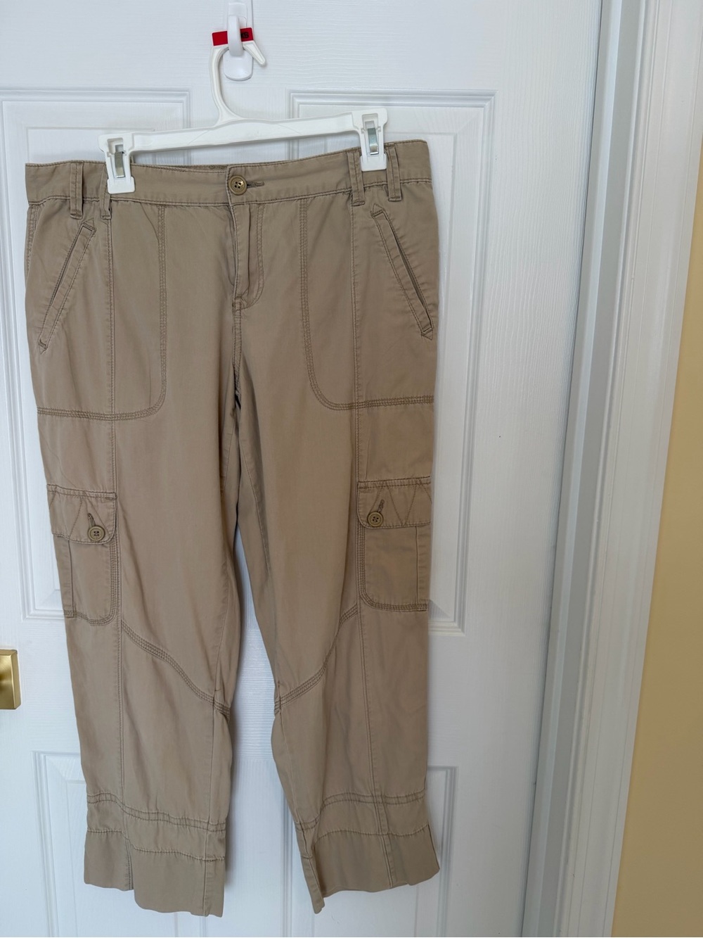 Calvin Klein Jeans Women's 3/4 Khaki Cargo Pants